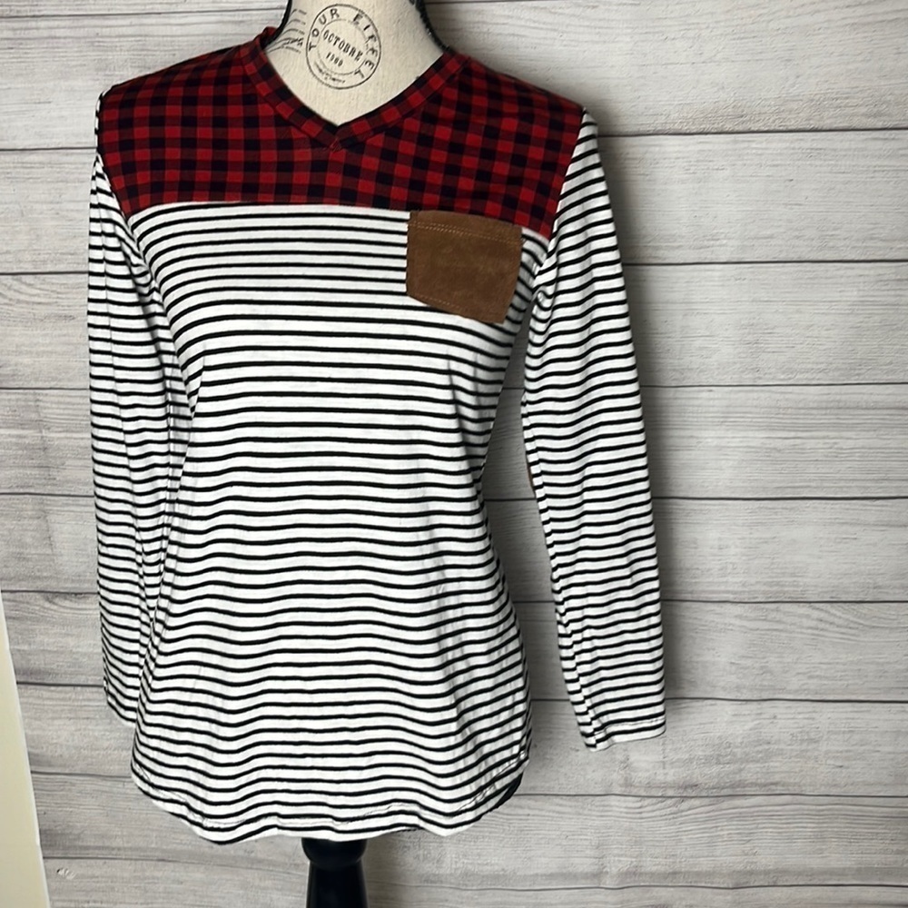 NWT. Buffalo Plaid Christmas Layering Shirt